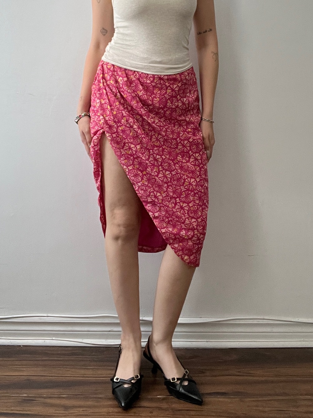 Size Medium Pink Patterned Aqua Skirt